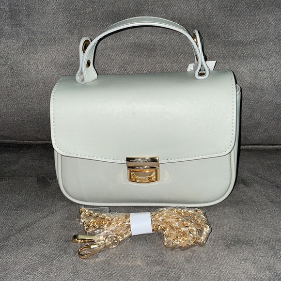 NWT. Bella Russo Clutch purse. Gray. - Picture 4 of 6